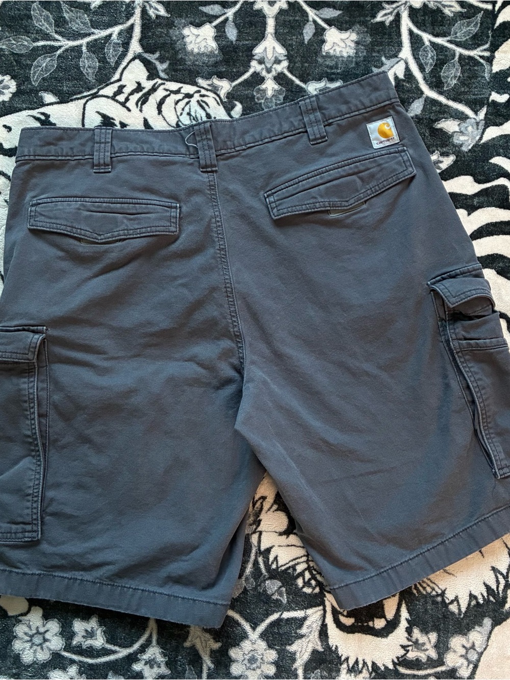 010 - CARHARTT GREY WORK WEAR UTILITY CARGO SHORTS